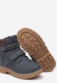 Born2be - Granatowe Traperki Botki z Rzepami Ozime. Okazja: na co dzień, na spacer. Nosek buta: okrągły. Zapięcie: rzepy. Kolor: niebieski. Materiał: jeans. Wzór: aplikacja. Styl: klasyczny, casual, elegancki #3