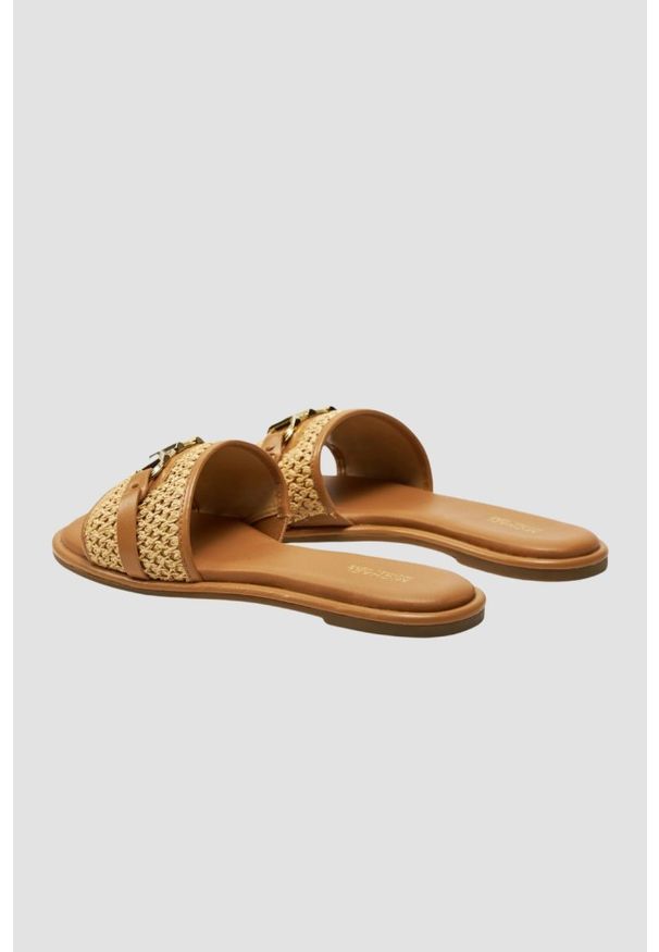 Michael Kors - MICHAEL KORS Brązowe klapki Ember. Kolor: brązowy