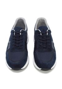 Wittchen - Męskie sneakersy zamszowe z elastycznymi wstawkami granatowe. Okazja: na co dzień. Nosek buta: okrągły. Kolor: niebieski. Materiał: zamsz, skóra. Sport: turystyka piesza #9