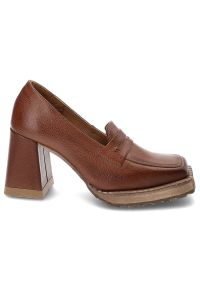 Brązowe Stylowe Półbuty Damskie Exquisite. Okazja: na co dzień, na spotkanie biznesowe. Kolor: brązowy. Materiał: skóra. Obcas: na obcasie. Styl: elegancki. Wysokość obcasa: średni #3