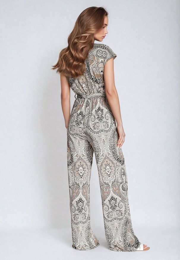 Born2be - Szaro-Czarny Taliowany Kombinezon z Szerokimi Nogawkami z Gumką w Talii i Paskiem Qumorea. Okazja: na co dzień, na spacer. Kolor: szary. Materiał: tkanina. Sezon: lato. Styl: elegancki, klasyczny, casual