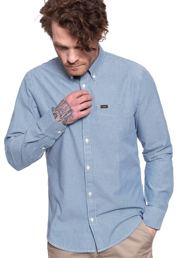 Lee - KOSZULA LEE BUTTON DOWN OIL BLUE L880ONMO 112123358. Typ kołnierza: button down