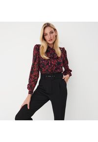 Mohito - Bluzka z kokardą - Czarny. Typ kołnierza: kokarda. Kolor: czarny #1