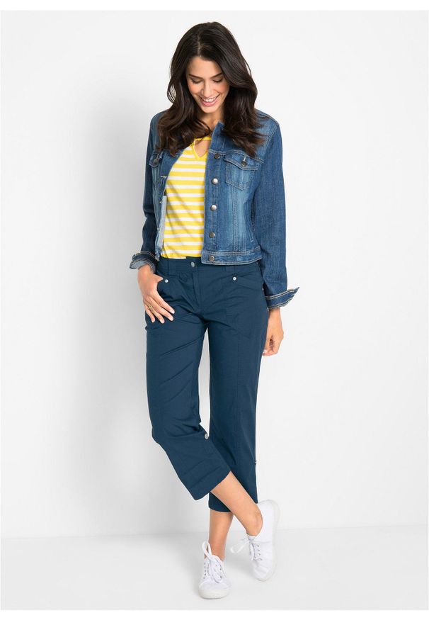 bonprix - Spodnie bojówki 3/4 ze stretchem. Kolor: niebieski