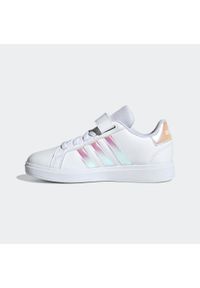 Adidas - Buty dla dzieci ADIDAS Grand Court. Zapięcie: rzepy. Kolor: biały, wielokolorowy, różowy. Materiał: guma, materiał, kauczuk, syntetyk. Szerokość cholewki: normalna