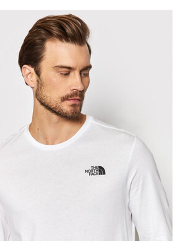 The North Face Longsleeve Easy NF0A2TX1 Biały Regular Fit. Kolor: biały. Materiał: bawełna. Długość rękawa: długi rękaw