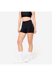 DOMYOS - Spodenki fitness cardio damskie. Kolor: czarny. Materiał: materiał, poliamid, elastan. Sport: fitness