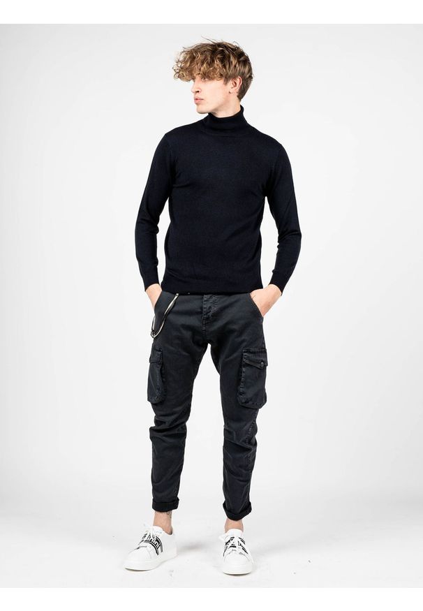 Xagon Man Sweter "Turtleneck" | A22081 & ELV18 | Mężczyzna | Granatowy. Okazja: na co dzień. Typ kołnierza: golf. Kolor: niebieski. Materiał: akryl, poliester, wełna, nylon. Styl: casual
