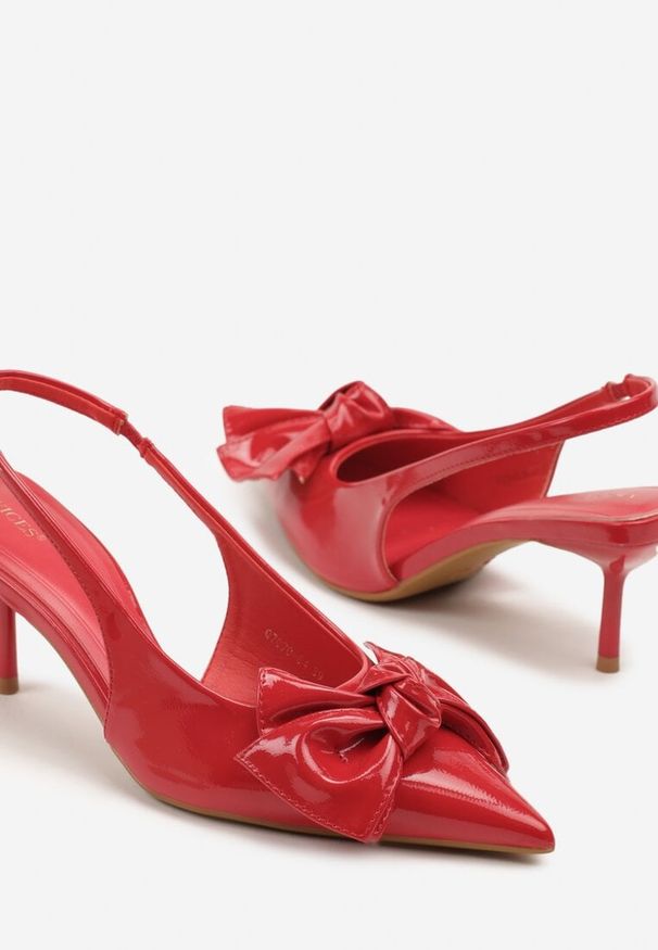 Born2be - Czerwone Lakierowane Sandały Vices na Szpilce Bez Pięty z Kokardą Niliswena. Okazja: na co dzień. Kolor: czerwony. Materiał: lakier. Obcas: na szpilce. Styl: casual, elegancki, wizytowy. Wysokość obcasa: średni