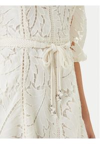 Guess Sukienka koktajlowa W6GK91 W2162 Biały Classic Fit. Kolor: biały. Materiał: syntetyk. Styl: wizytowy #3