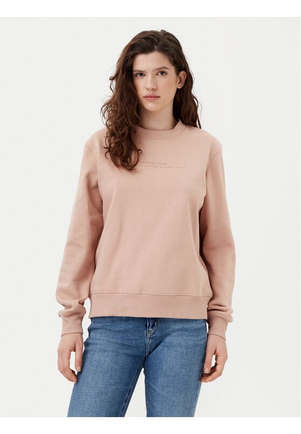 Calvin Klein Jeans Bluza Institutional Graphic J20J224731 Pomarańczowy Regular Fit. Kolor: pomarańczowy. Materiał: bawełna, syntetyk