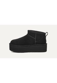 Ugg - Buty zimowe damskie czarne UGG W CLASSIC ULTRA MINI PLATFORM. Okazja: na co dzień. Kolor: czarny. Materiał: lyocell, poliester, skóra, materiał, zamsz, wełna. Szerokość cholewki: normalna. Wzór: aplikacja. Sezon: zima. Obcas: na platformie. Styl: klasyczny, casual #6