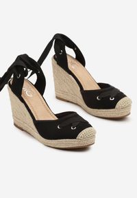 Renee - Czarne Sandały w Stylu Espadryli na Koturnie z Plecionki z Wiązaniem Alariel. Okazja: na co dzień. Kolor: czarny. Obcas: na koturnie. Styl: casual, boho, elegancki