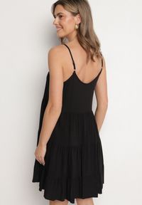 Born2be - Czarna Rozkloszowana Sukienka z Bawełny na Ramiączkach z Falbanami Lilivane. Okazja: na spacer, na co dzień. Kolor: czarny. Materiał: bawełna. Długość rękawa: na ramiączkach. Sezon: wiosna, lato. Typ sukienki: proste. Styl: casual #6