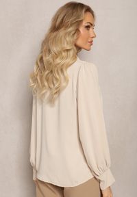 Renee - Beżowa Koszula Ozdobiona Marszczeniem i Bufiastymi Rękawami Tinao. Kolor: beżowy. Wzór: aplikacja. Styl: elegancki #4