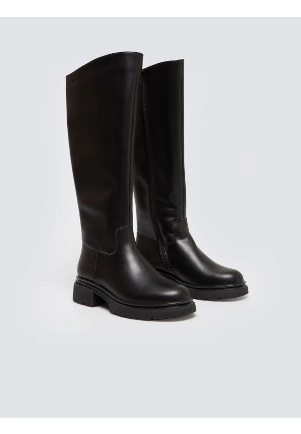 Big-Star - Kozaki damskie ze skóry naturalnej czarne SS274618 906. Okazja: na co dzień. Nosek buta: okrągły. Zapięcie: zamek. Kolor: czarny. Materiał: skóra. Obcas: na obcasie. Styl: elegancki, casual, klasyczny. Wysokość obcasa: średni