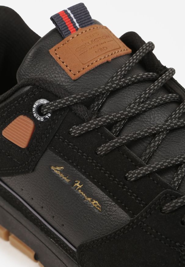 Born2be - Czarne Buty Sportowe Sneakersy Ozdobione Tłoczeniem i Napisami Hermala. Okazja: na co dzień. Kolor: czarny. Materiał: jeans. Wzór: napisy, aplikacja