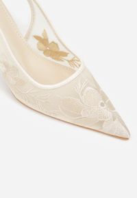 Born2be - Jasnobeżowe Sandały na Szpilce z Haftowanym Wzorem Iphiserris. Zapięcie: sprzączka. Kolor: beżowy. Materiał: jeans. Wzór: haft. Obcas: na szpilce. Styl: klasyczny #7