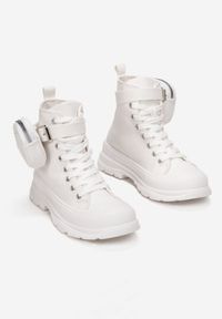 Born2be - Białe Trampki Diomareo. Nosek buta: okrągły. Zapięcie: klamry. Kolor: biały. Materiał: materiał, dresówka, guma, jeans. Szerokość cholewki: normalna. Wzór: aplikacja #3