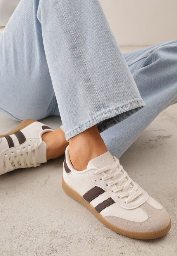 Renee - Beżowo-Brązowe Sneakersy VICES o Fasonie Klasycznych Tenisówek Azimina. Okazja: na co dzień. Kolor: beżowy. Materiał: jeans