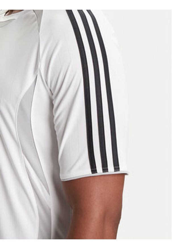 Adidas - adidas T-Shirt Teamgeist adicolor JW5874 Biały Loose Fit. Kolor: biały. Materiał: syntetyk