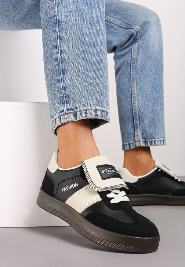 Renee - Czarne Sneakersy na Platformie z Kontrastującymi Detalami i Wywiniętym Językiem Amirila. Okazja: na co dzień. Zapięcie: sznurówki. Kolor: czarny. Materiał: materiał, jeans. Obcas: na platformie. Wysokość obcasa: niski