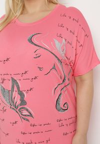 Born2be - Różowy T-shirt Ozdobiony Cyrkoniami i Nadrukiem Wallilena. Okazja: na co dzień. Kolor: różowy. Wzór: nadruk, aplikacja. Styl: casual #7