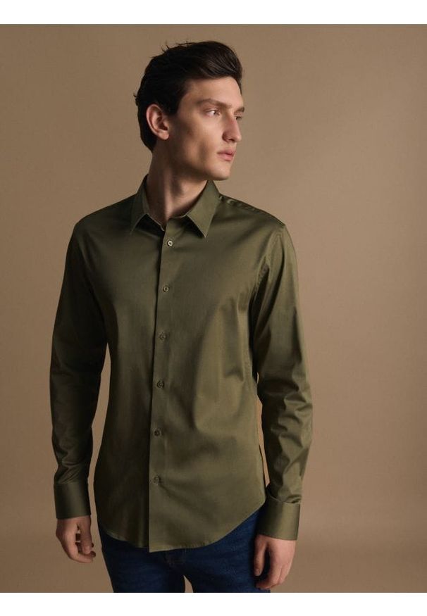 Reserved - Bawełniana koszula slim fit - oliwkowy. Kolor: oliwkowy. Materiał: bawełna