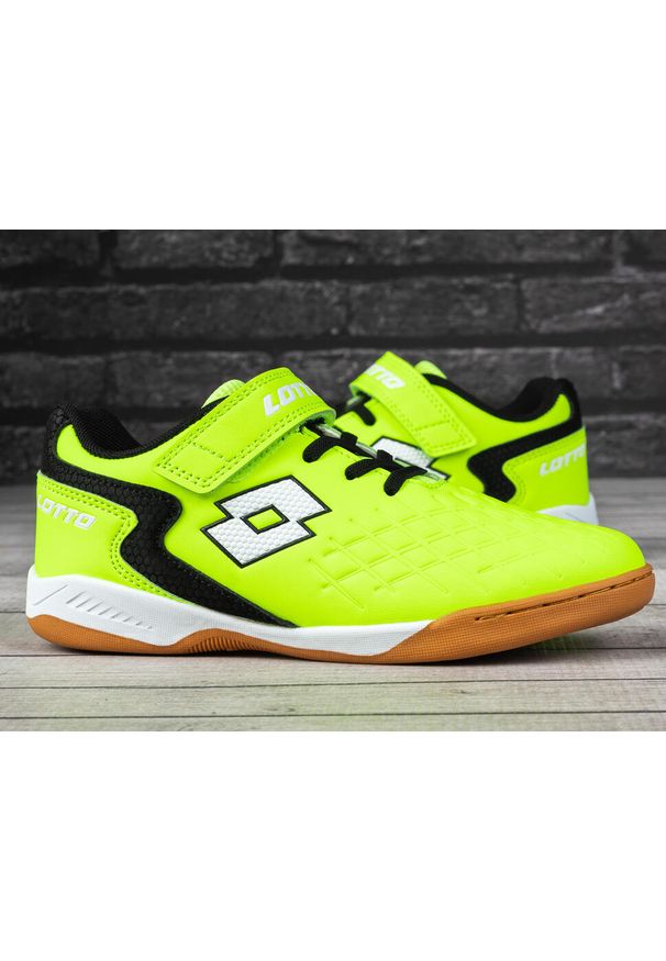 LOTTO - Buty młodzieżowe do piłki nożnej Lotto DASHER. Kolor: biały, wielokolorowy, żółty. Sport: piłka nożna