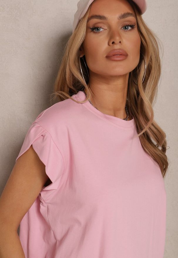 Renee - Różowy Bawełniany T-shirt z Rozcięciami przy Rękawach Katilana. Okazja: na co dzień. Kolor: różowy. Materiał: bawełna. Styl: klasyczny, casual