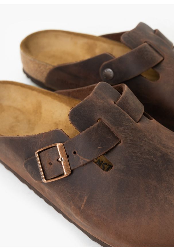 Birkenstock - BIRKENSTOCK BOSTON Klapki męskie. Okazja: na co dzień, na spacer, do pracy. Kolor: brązowy. Styl: casual