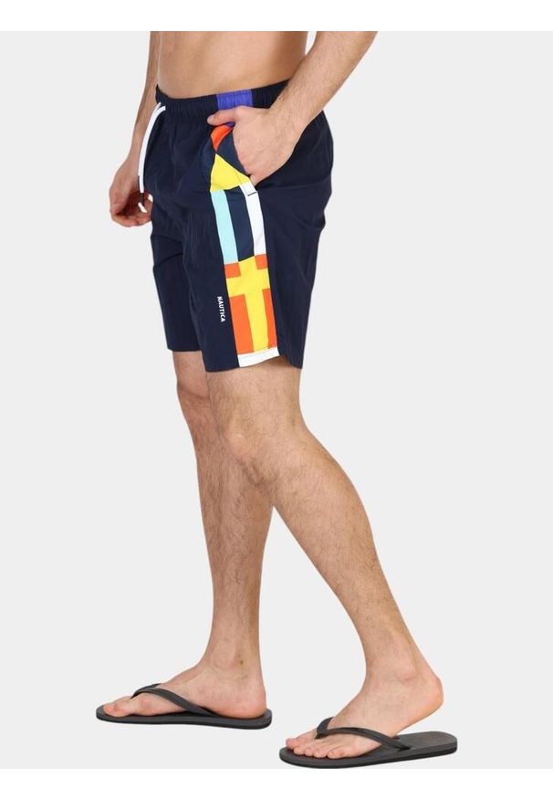 Kąpielówki męskie Nautica Pietro 7". Kolor: czerwony, wielokolorowy, niebieski. Styl: klasyczny