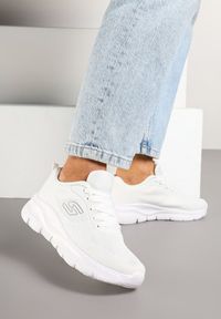 Born2be - Białe Buty Sportowe Sneakersy z Siateczki na Piankowej Podeszwie Danalisa. Okazja: na imprezę, na co dzień. Kolor: biały. Materiał: jeans, dzianina. Obcas: na obcasie. Wysokość obcasa: niski #3