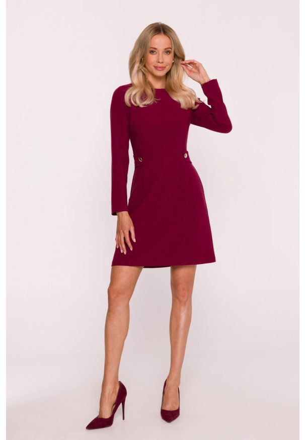 Stylove - Elegancka sukienka trapezowa z patkami w talii bordowa. Okazja: na spotkanie biznesowe, do pracy. Kolor: czerwony. Typ sukienki: trapezowe. Styl: elegancki