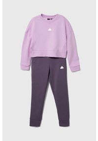 Adidas - adidas dres dziecięcy kolor fioletowy. Kolor: fioletowy. Materiał: dresówka #1