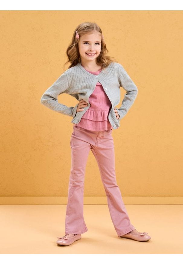 Sinsay - Jeansy flare - różowy. Kolor: różowy