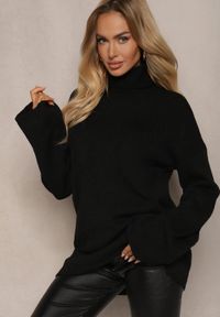Renee - Czarny Golf o Wydłużonym Kroju w Romby Hennsa. Okazja: na co dzień. Typ kołnierza: golf. Kolor: czarny. Materiał: jeans. Styl: casual