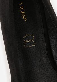 Born2be - Czarne Czółenka na Obcasie Vices ze Skórzaną Wkładką Brannira. Okazja: do pracy, na co dzień, na spotkanie biznesowe. Kolor: czarny. Materiał: skóra. Obcas: na obcasie. Styl: elegancki, biznesowy, klasyczny, casual. Wysokość obcasa: średni #3