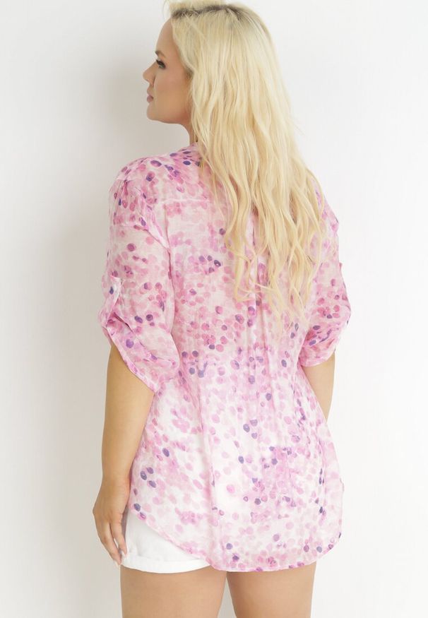 Born2be - Różowa Transparentna Bluzka z Rękawami 3/4 i Rozszerzanym Dołem Jenniffi. Kolekcja: plus size. Kolor: różowy. Sezon: wiosna, lato