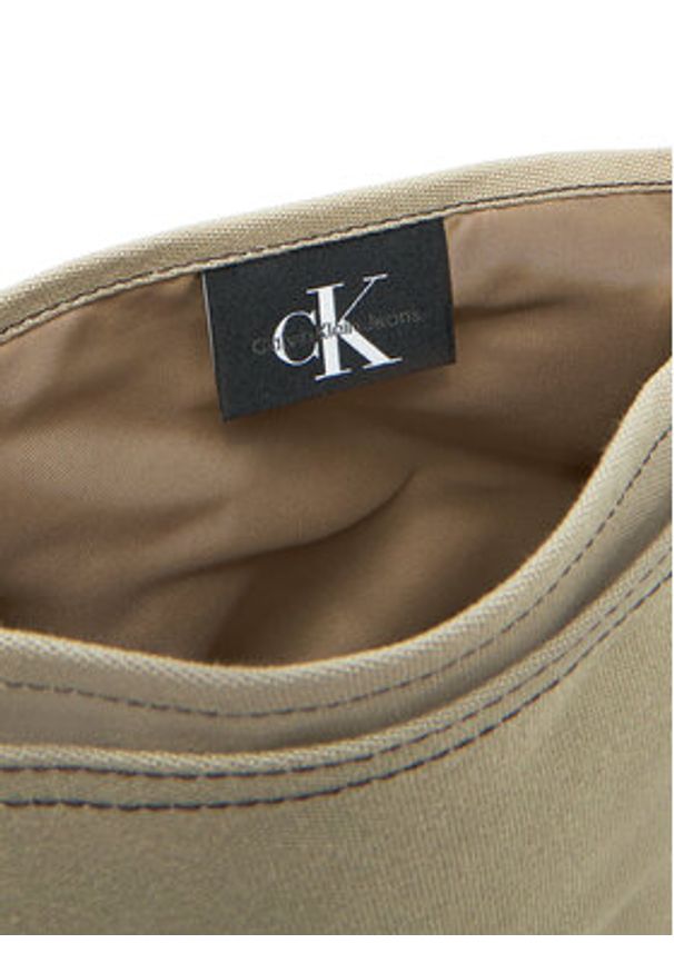 Calvin Klein Jeans Saszetka Workwear Ut Flap Reporter 18 LV04G3025G Szary. Kolor: szary. Materiał: materiał