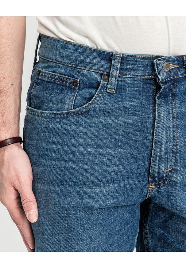 Męskie Spodnie Jeansowe Wrangler Relaxed Fit Knox 112352871. Okazja: na co dzień. Styl: klasyczny, casual
