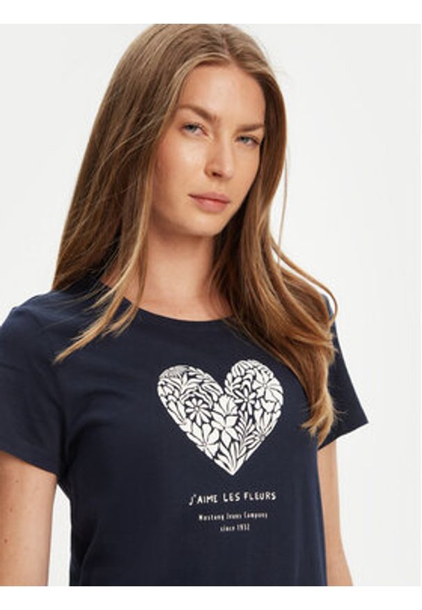 Mustang T-Shirt Alma 1016156 Granatowy Regular Fit. Kolor: niebieski. Materiał: bawełna