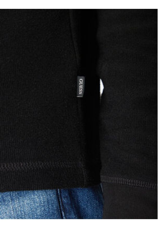 Guess Jeans Longsleeve M4BI77 KCII1 Czarny Regular Fit. Kolor: czarny. Materiał: bawełna. Długość rękawa: długi rękaw