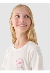 4f - 4F T-shirt z nadrukiem dziewczęcy - biały 146 (10-11 lat). Okazja: na co dzień. Kolor: biały. Materiał: bawełna, jersey, dzianina. Długość rękawa: krótki rękaw. Długość: krótkie. Wzór: nadruk. Sezon: lato. Styl: sportowy, klasyczny, casual
