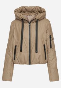 Born2be - Jasnobrązowa Pikowana Kurtka z Kapturem o Klasycznym Kroju Tulasia. Okazja: na co dzień. Typ kołnierza: kaptur. Kolor: brązowy. Materiał: jeans. Styl: klasyczny #5