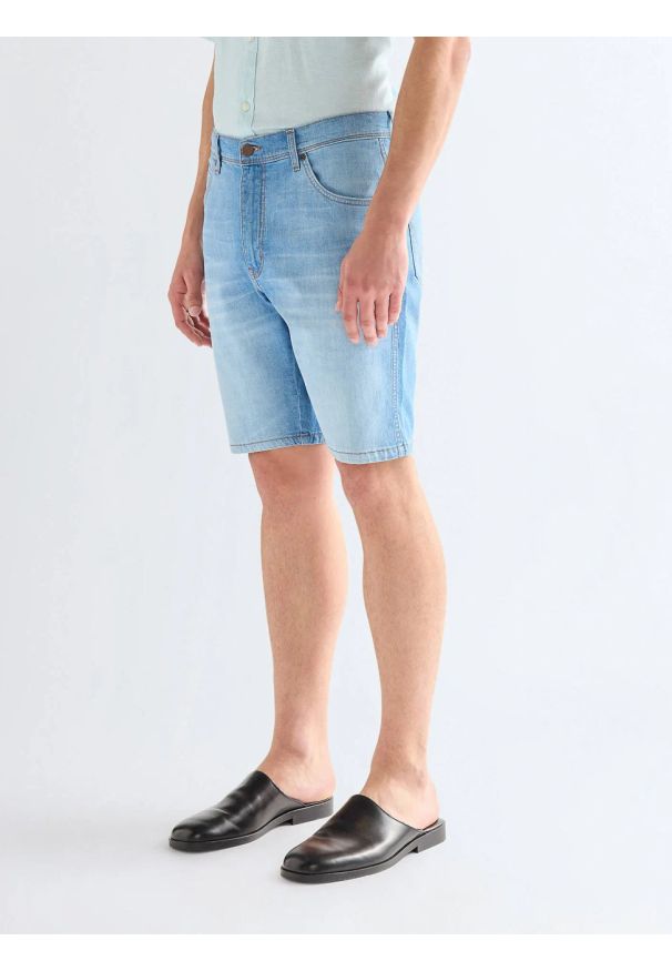 Wrangler - MESKIE SZORTY WRANGLER TEXAS SHORTS LIGHT WASH 112378706