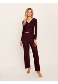 Sinsay - Prążkowana piżama dwuczęściowa - brązowy. Kolor: brązowy. Materiał: prążkowany #1