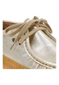 Złote Półbuty Hee Modne Buty Damskie. Okazja: na co dzień. Zapięcie: sznurówki. Kolor: złoty. Materiał: skóra, jeans. Styl: klasyczny, casual, elegancki #3