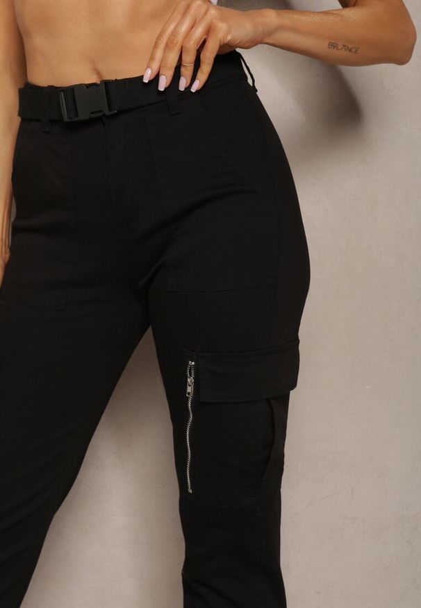 Renee - Czarne Spodnie High Waist z Bawełny o Kroju Bojówek z Gumką na Nogawkach i PaskiemCitia. Stan: podwyższony. Kolor: czarny. Materiał: bawełna. Styl: elegancki