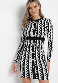 Born2be - Biała Sweterkowa Sukienka Mini w Geometryczny Wzór Carlas. Okazja: na co dzień. Kolor: biały. Materiał: wiskoza, jeans. Wzór: geometria. Typ sukienki: dopasowane. Styl: casual, elegancki. Długość: mini #3